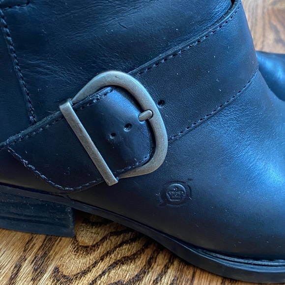 Black leather Born ankle boots, size 7.5. Excellent, barely worn condition. - Picture 6 of 12